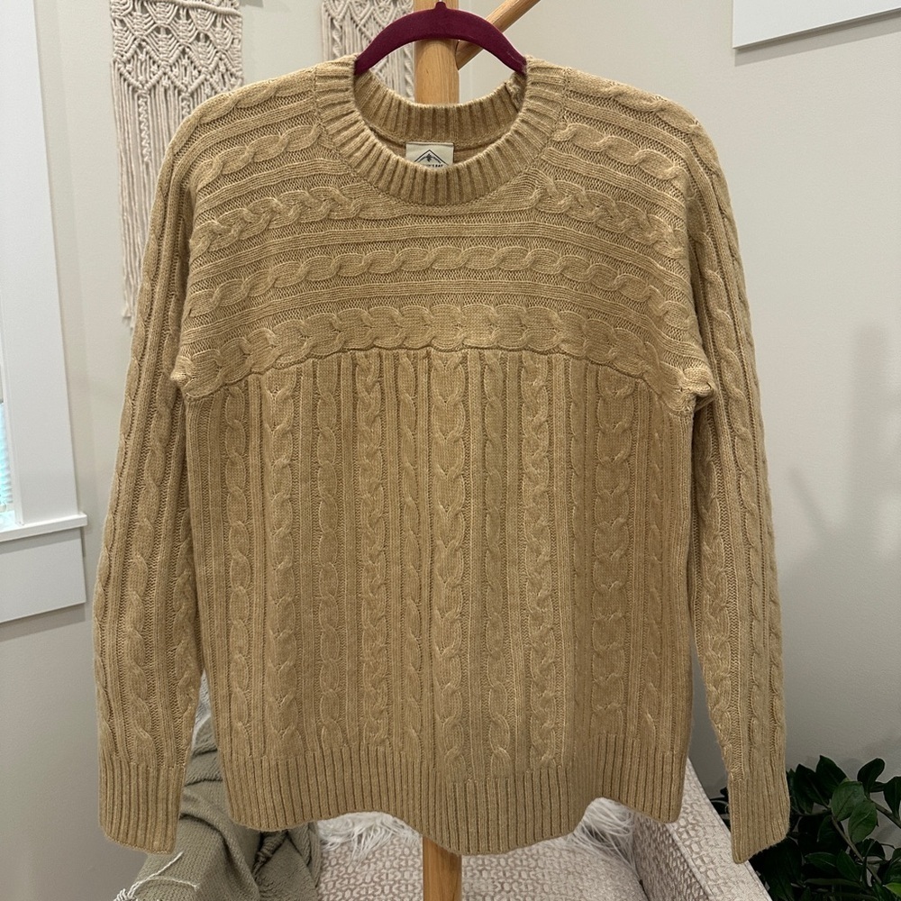 St. John’s Bay Camel Cable Knit Sweater Size L Classic Soft Stretch